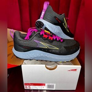 NWT ALTRA Outroad Women’s Running Shoes